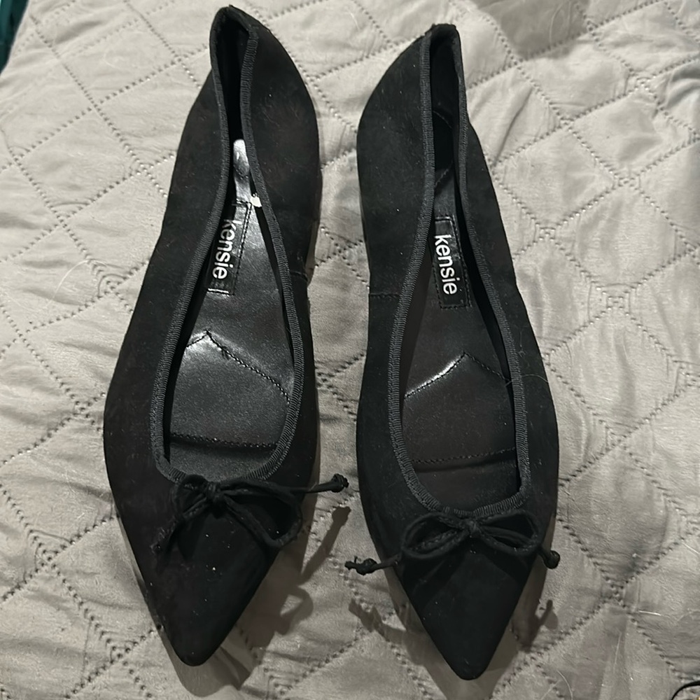 Woman’s Black pointy Flats size 8.5 Brand Kensie